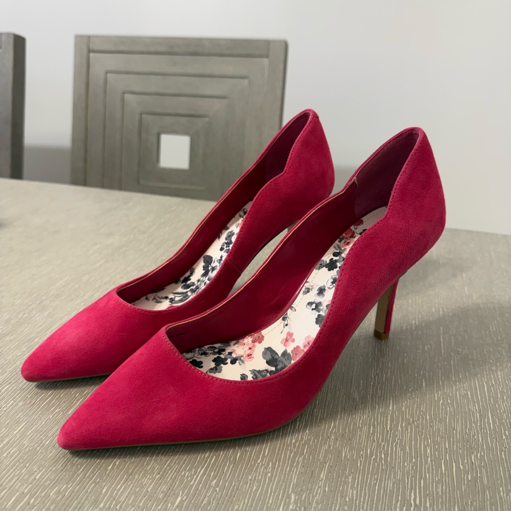 White House Black Market Fuchsia Suede Heels - Picture 2 of 8